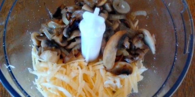 Рецепт мясные рулетики под сметанно-ореховым соусом