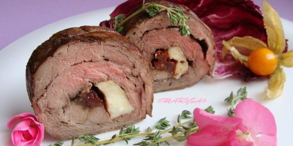 Как приготовить пикантный рулет из вырезки