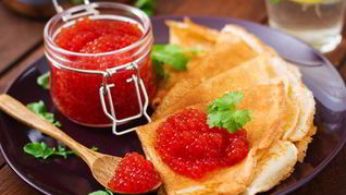 Рецепт Праздничные рулеты из блинов с икрой