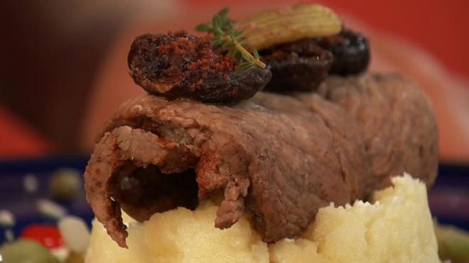 Рецепт Рулет из говядины с белым пюре