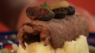 Рецепт Рулет из говядины с белым пюре