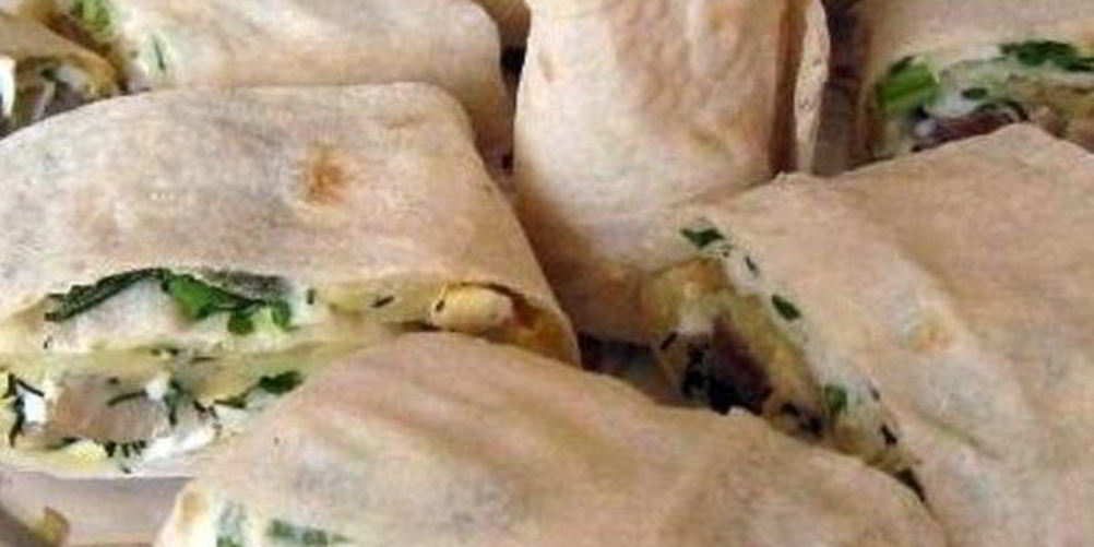 Как приготовить рулет из лаваша с копченой куриной грудкой