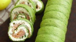 Рецепт Рулет с семгой из шпината и базилика