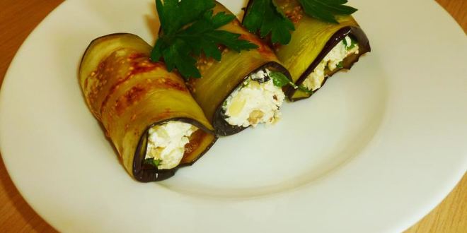Рецепт рулетики из баклажанов с сырным кремом