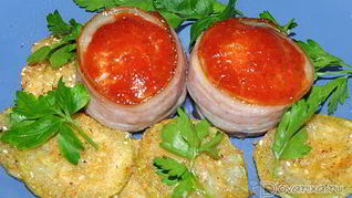 Рецепт Рулетики из фарша в беконе