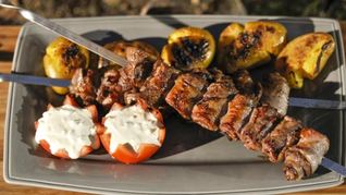 Рецепт Рулетики из говядины и бекона