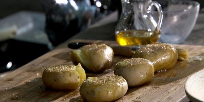 Рецепт рулетики из говядины и бекона