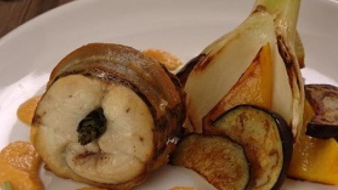 Рецепт Рулетики из щуки с ореховым соусом