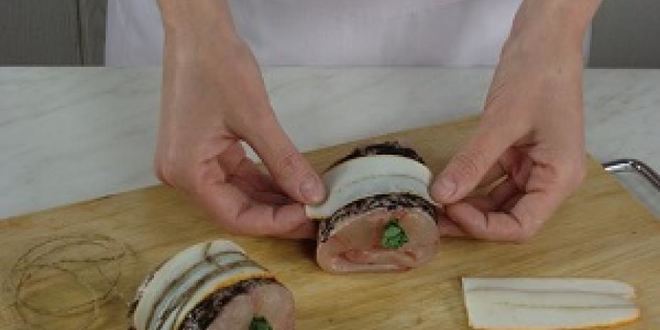 Рецепт рулетики из щуки с ореховым соусом