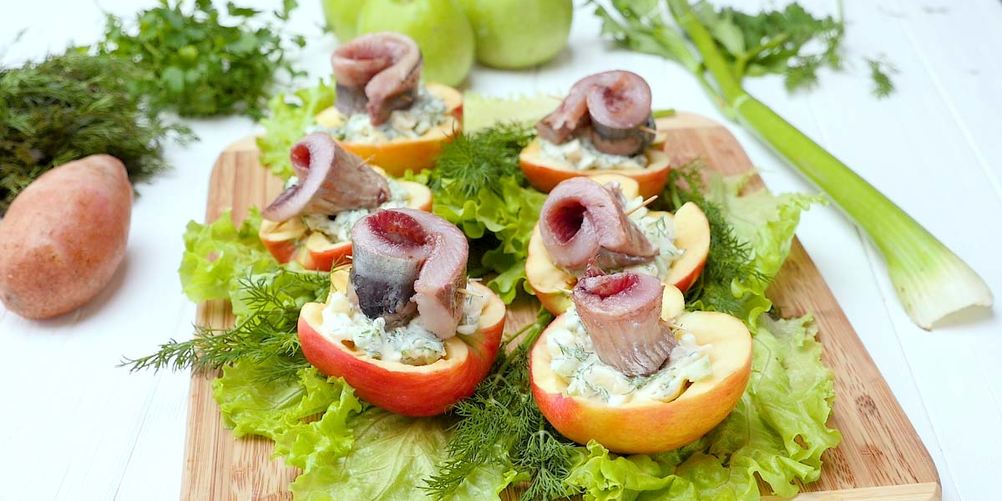 Как приготовить рулетики иза сельдей в яблоках