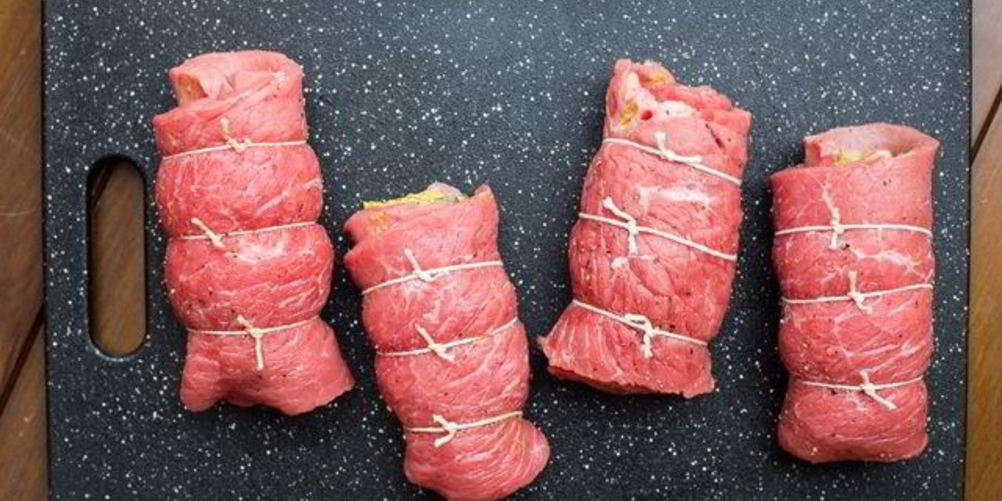 Как приготовить рулетики из свинины с начинкой