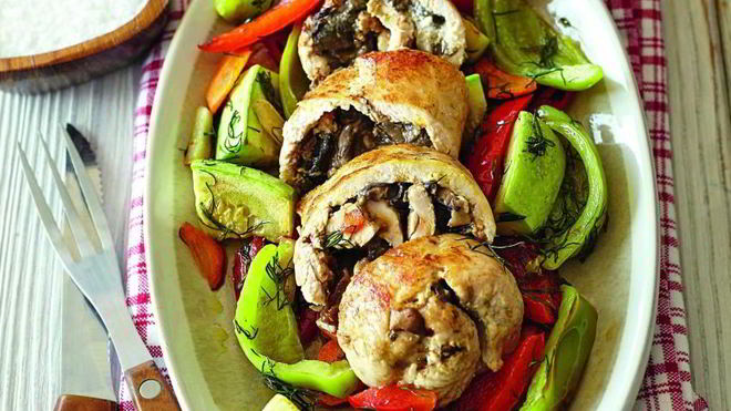 Рецепт Рулетики из цесарки с грибами