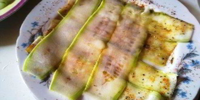 Рецепт рулетики из цуккини и форели