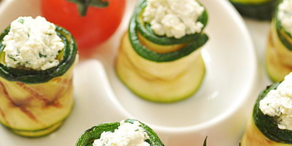 Как приготовить рулетики из цуккини с творогом