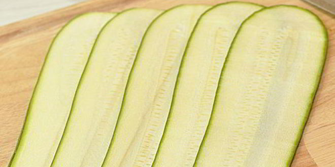 Рецепт рулетики из цуккини с творогом