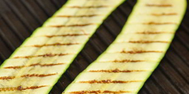 Рецепт рулетики из цуккини с творогом