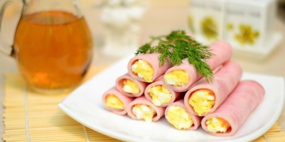 Как приготовить рулетики из ветчины и сыра