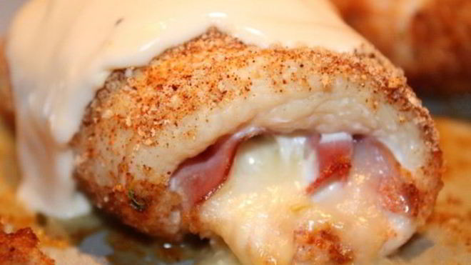 Рецепт Рулетики Кордон Блю со сливочным соусом