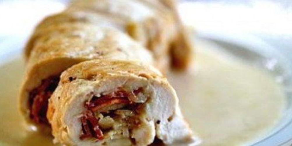 Рецепт рулетики из куриного филе с сыром