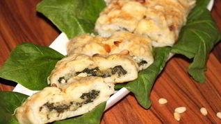 Рецепт Рыбный рулет со шпинатом, сыром Джюгас и кедровыми орешками