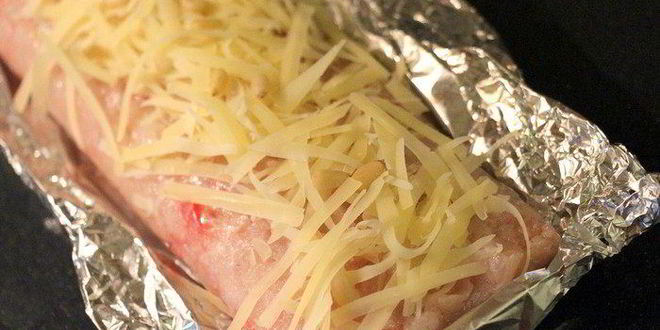 Рецепт рыбный рулет со шпинатом, сыром джюгас и кедровыми орешками