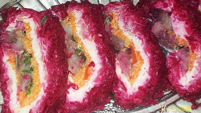 Рецепт Салат-рулет Селедка под шубкой