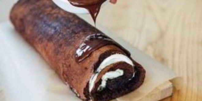 Рецепт шоколадного рулета со взбитыми сливками