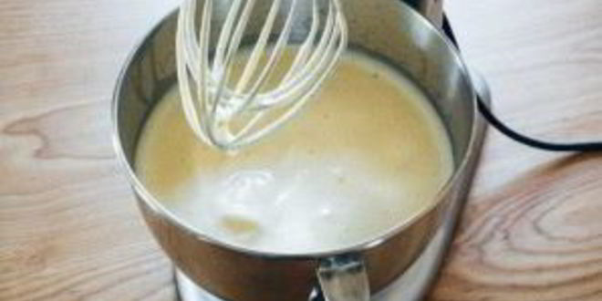 Рецепт шоколадного рулета со взбитыми сливками