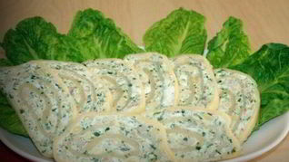 Рецепт Сырный пикантный рулет