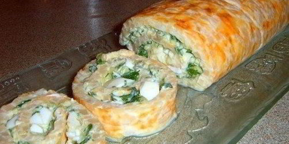 Как приготовить закусочный рулет из кальмаров