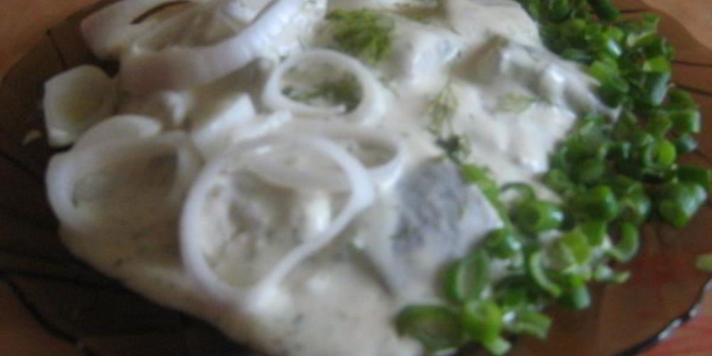 Как приготовить селедку с уксусома и луком маринованную