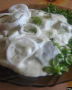 Селедка с уксусом и луком маринованная