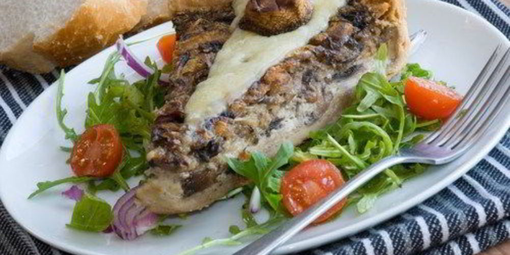 Как приготовить грибной тарт с травами и грюйером