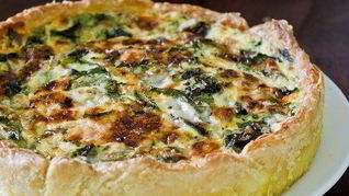 Рецепт Тарт с черемшой, беконом и рикоттой