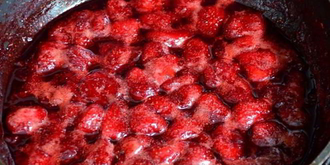 Рецепт тарт с карамелизированной клубникой