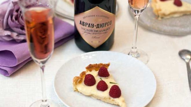 Рецепт Тарт с малиной и розмариновым кремом