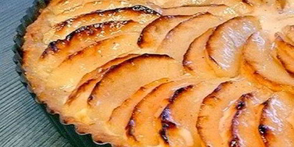 Как приготовить яблочный тарт со сметаной