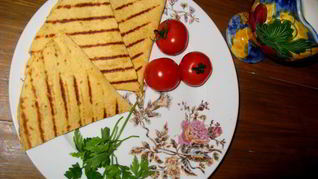 Рецепт Тортилья с печеными баклажанами и грецкими орехами