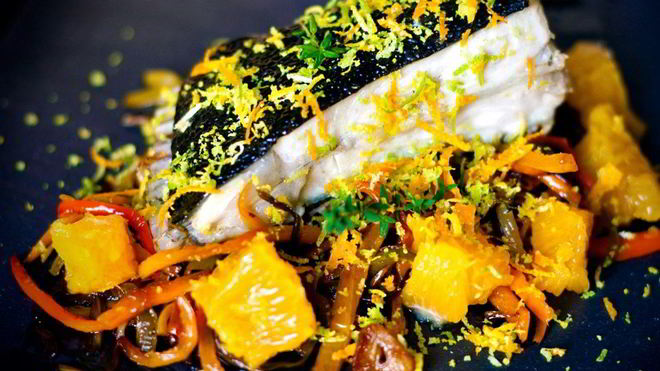 Рецепт Тюрбо, запеченная в духовке, с перцами и апельсинами