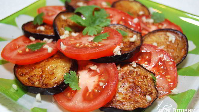Рецепт Закуска из баклажанов с помидорами и чесноком