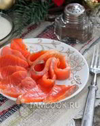 Закуска из красной рыбы, маринованной с можжевельником