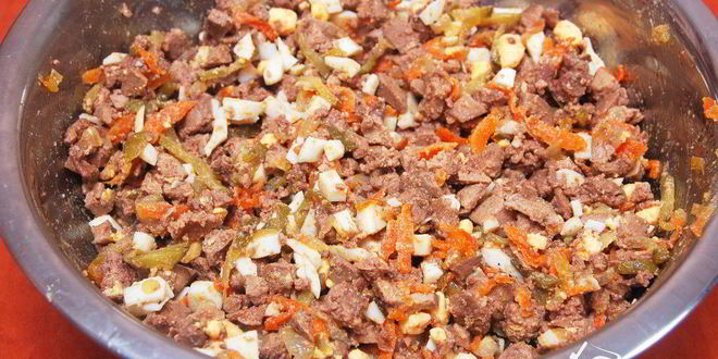 Рецепт закуска из куриной печени на листьях пекинской капусты