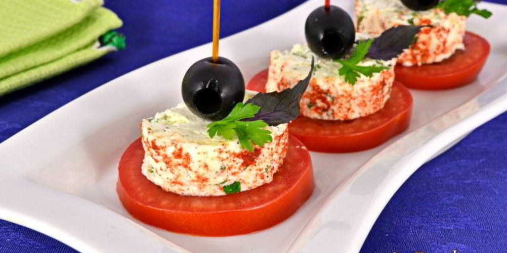 Как приготовить закуска из помидоров, феты и оливок