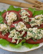 Закуска из помидоров под сыром