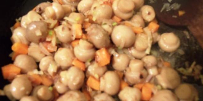 Рецепт закуска с грибами, тушеных с вином